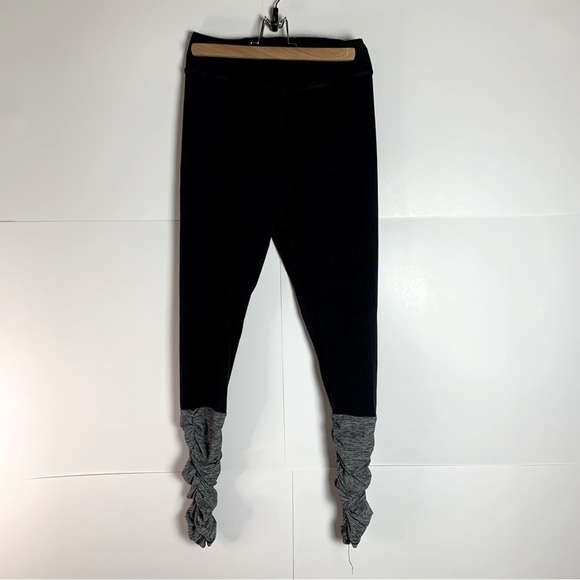TRIPLE Flip Leggings - Picture 1 of 5